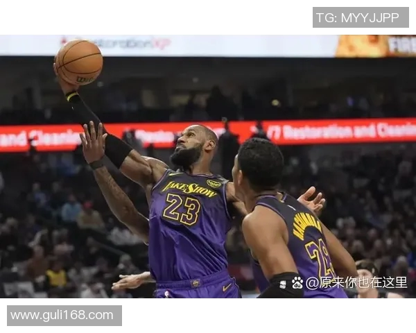2008年NBA季后赛爵士与湖人激战回顾与精彩瞬间分析