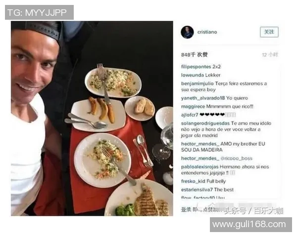 足球明星品尝中国炒饭的美味瞬间与文化碰撞的奇妙体验