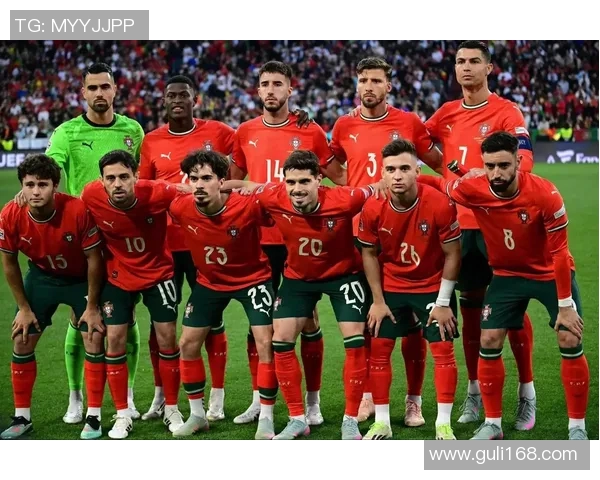 足球明星的辉煌成就与个人魅力深度解析与评价